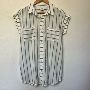 Cabi Cruise Button Up Tunic Top White & Blue Stripe Short Sleeve Size Small 5808